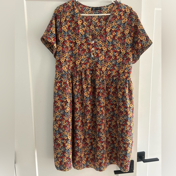 Pretty Garden Floral Summer Dress - Picture 1 of 3